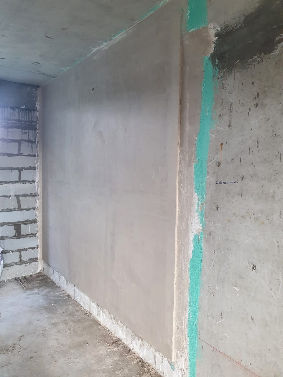 Smooth Gypsum Plaster Wall Edge Perspective